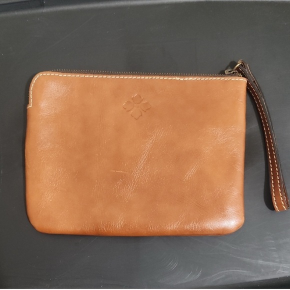 Patricia Nash leather clutch - Picture 2 of 5